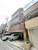上間ビルの外観