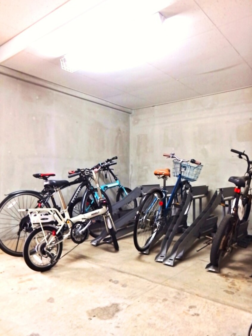 駐輪場 六本木ライズハウス