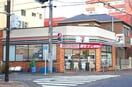 セブン-イレブン 横浜南吉田町４丁目店(コンビニ)まで59m アドリ－ム吉野町(703)