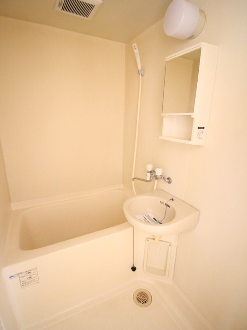 バス／シャワールーム等 ラフィーネ１