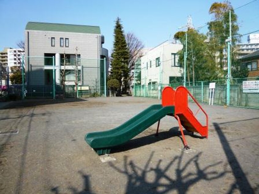 三軒茶屋広場(公園)まで30m GRAN PASEO三軒茶屋