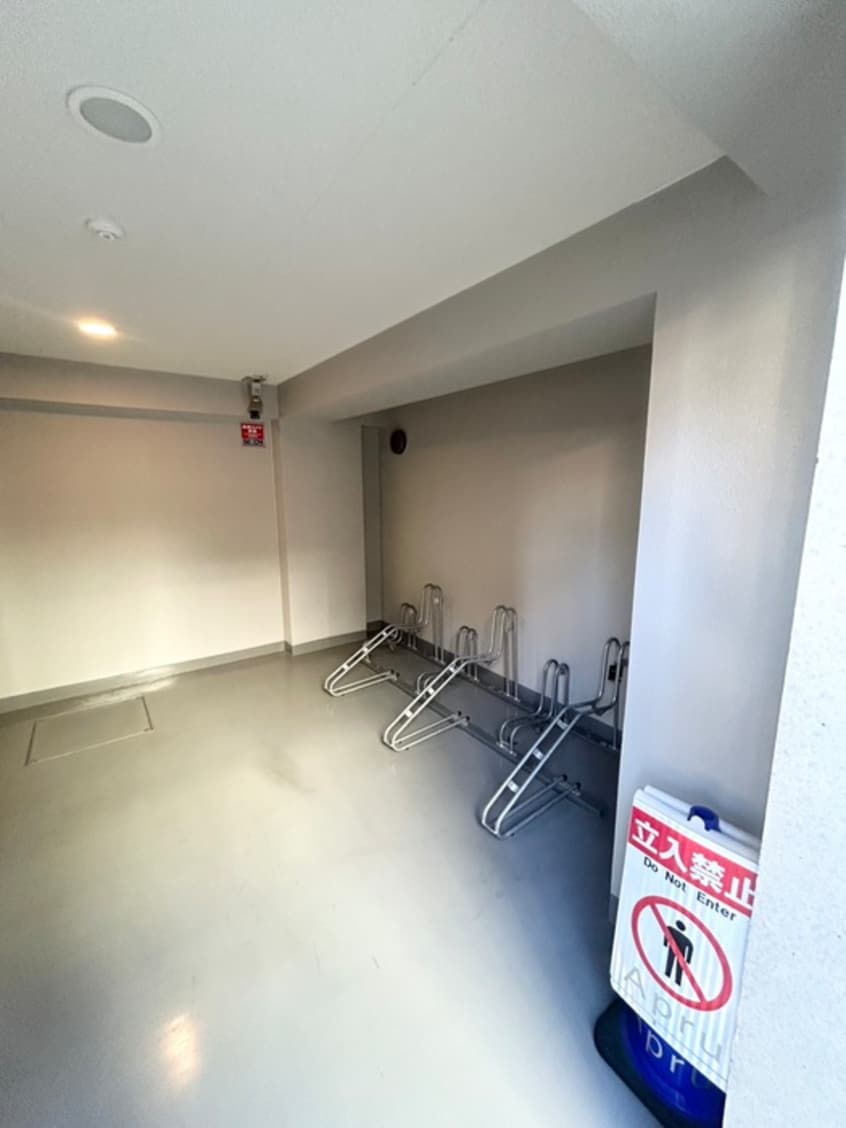 駐輪場 Apru