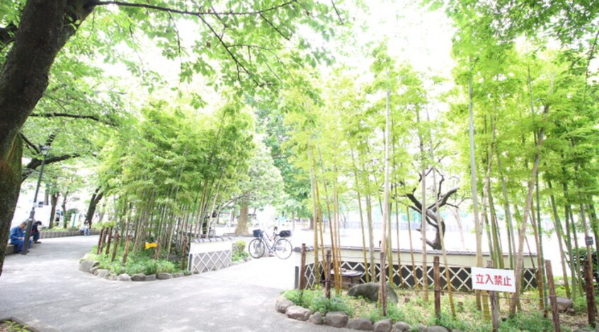 物件(公園)まで550m メイクス上野