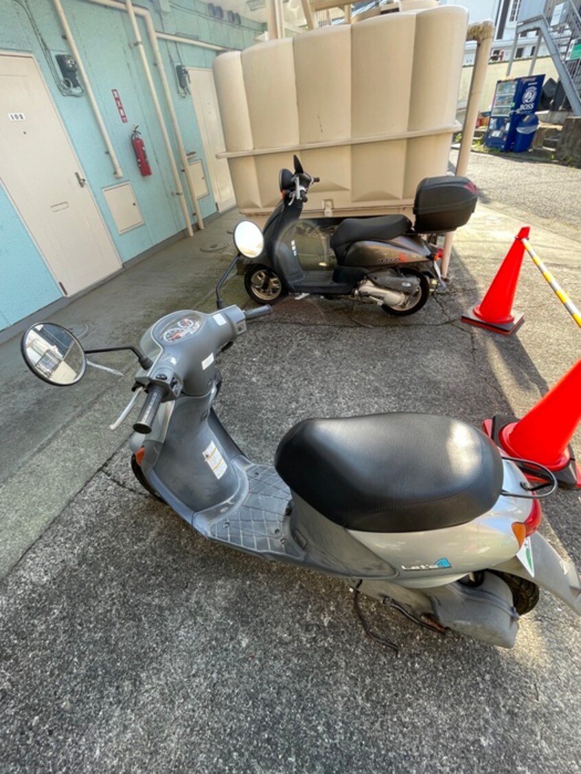 バイク置き場 スカイハイム