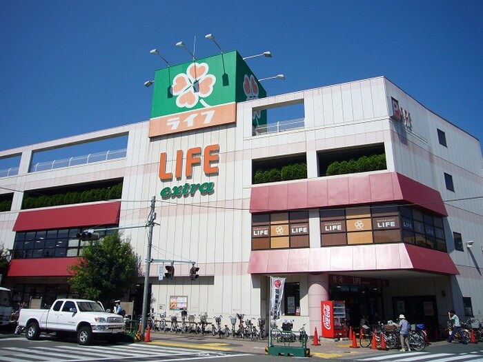 ライフ千川駅前店(スーパー)まで358m 地曵ハウス