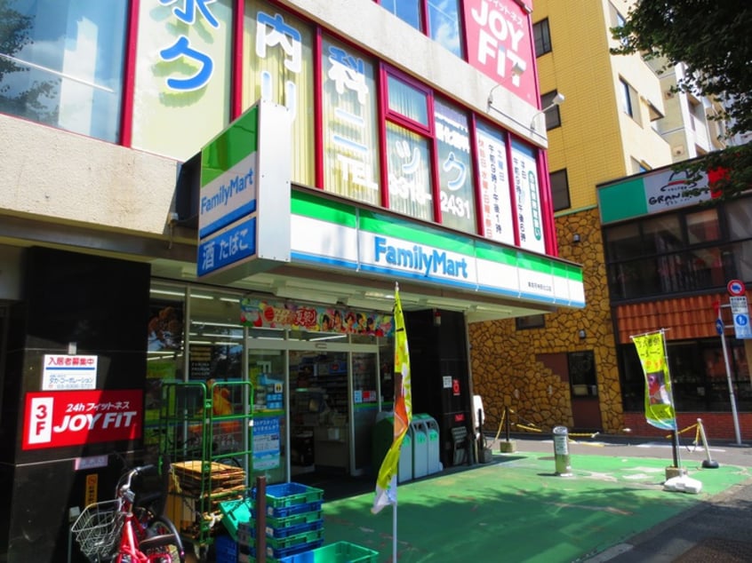 ファミリーマート(コンビニ)まで304m ル－ブ宮園