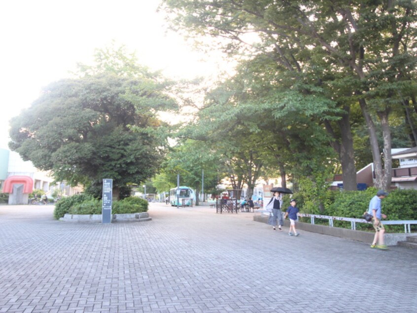 交通公園(公園)まで1100m 萩原荘