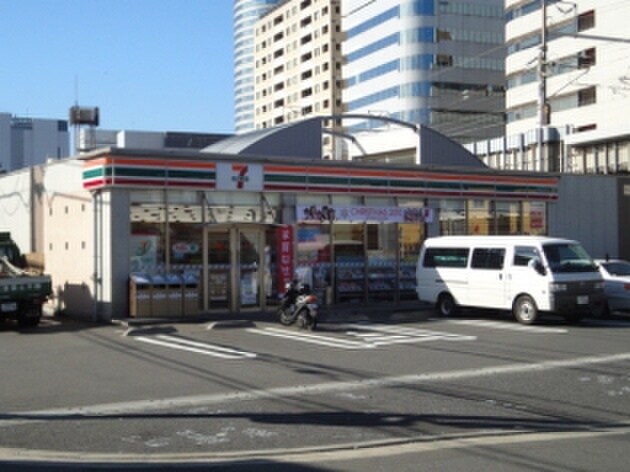 セブンイレブン 新横浜駅東店(コンビニ)まで230m サンシティアゼリア