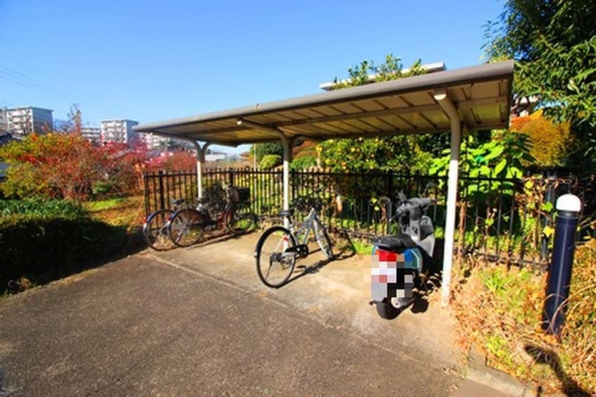 駐輪場 トロワ玉川学園