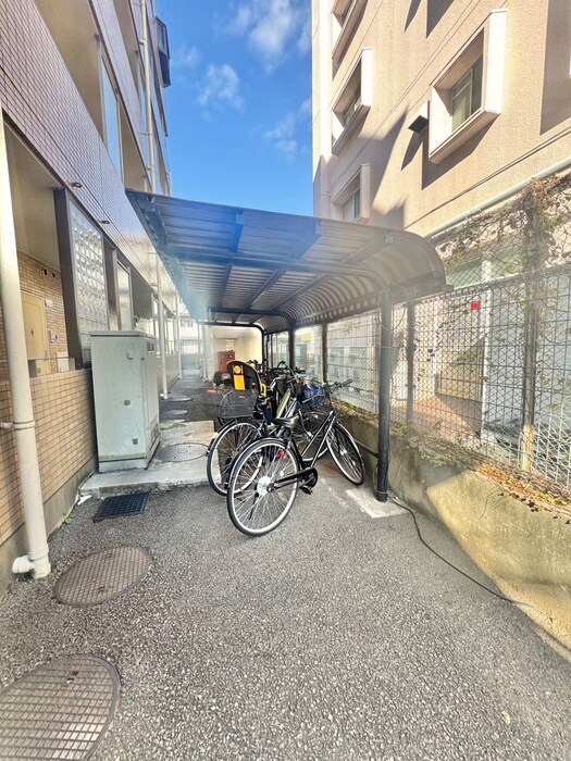 駐輪場 リュンヌ氷川台