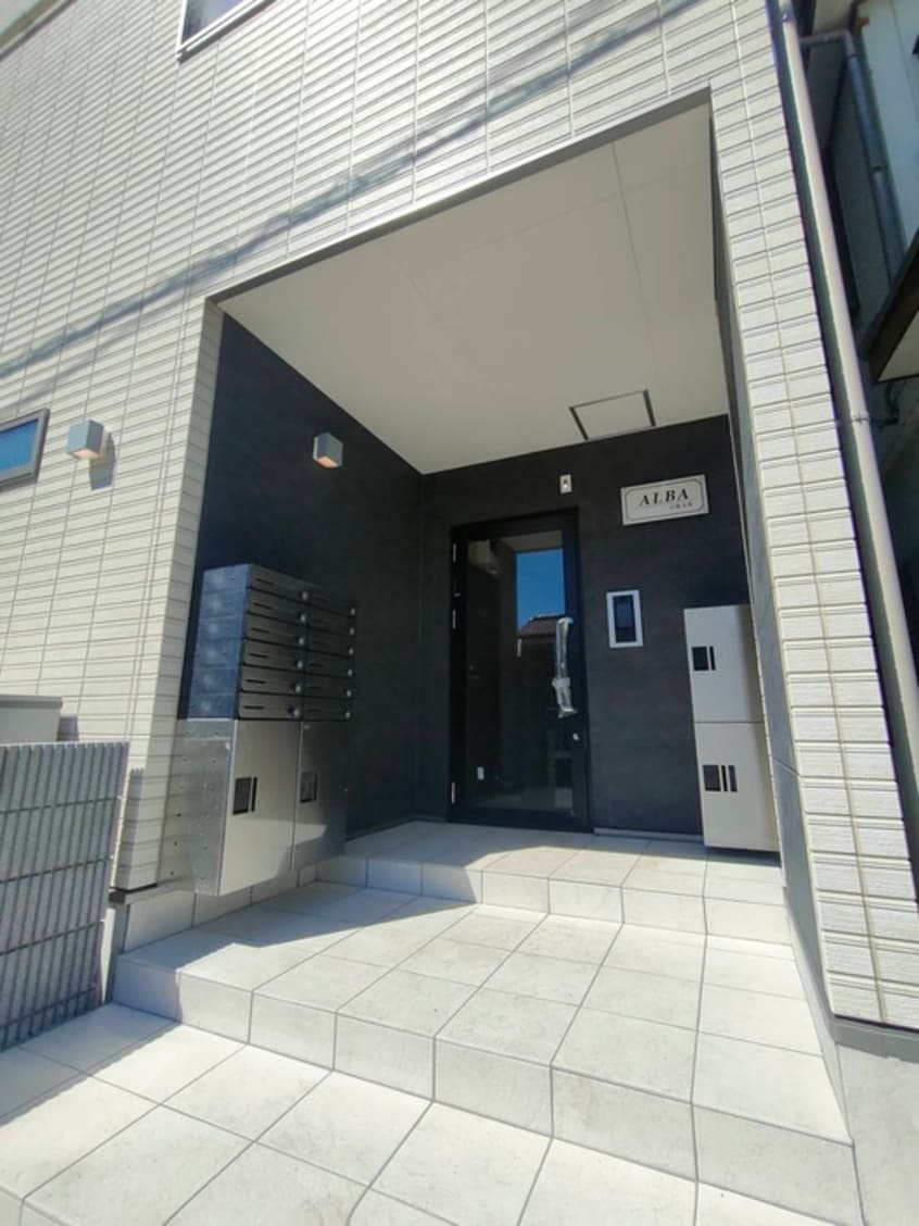 エントランス部分 ＡＬＢＡ岩槻本町