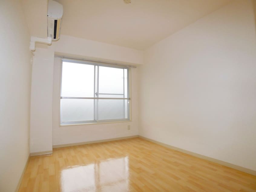 居室 カムフォート新宿