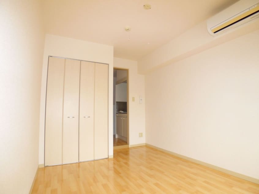 居室 カムフォート新宿