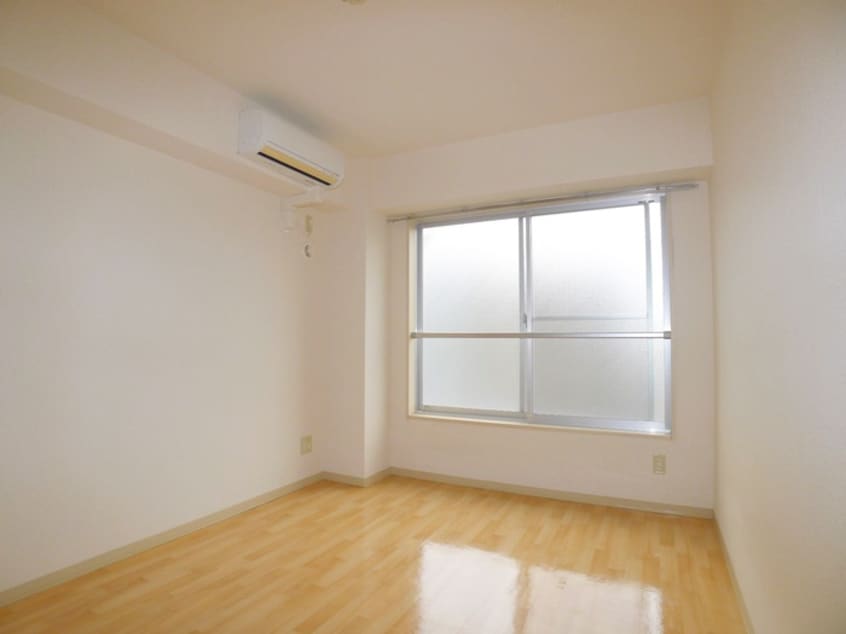 居室 カムフォート新宿