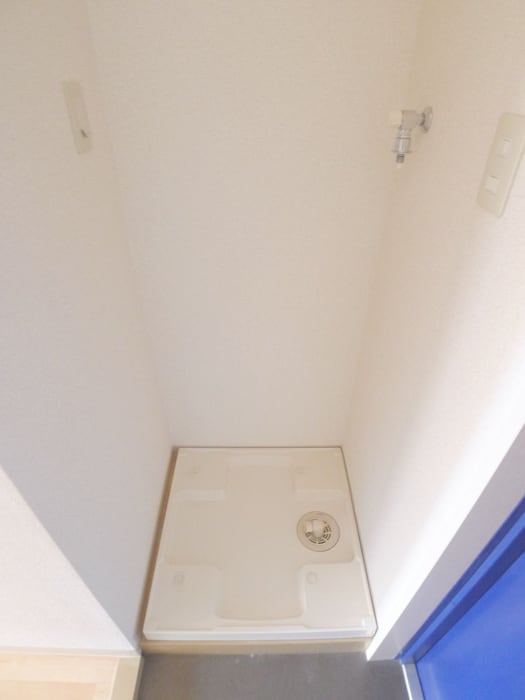 洗濯機置場 カムフォート新宿