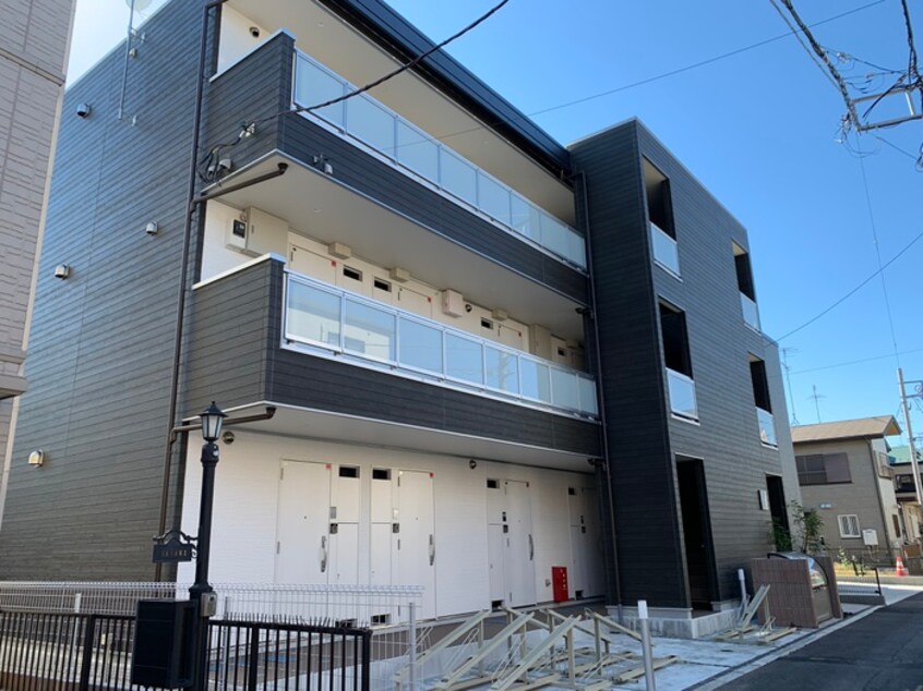 外観写真 リブリ・シャルマンパル