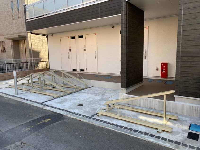 駐輪場 リブリ・シャルマンパル