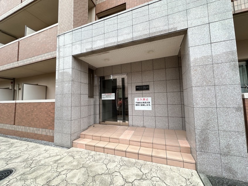 エントランス部分 グレイスヴィラ