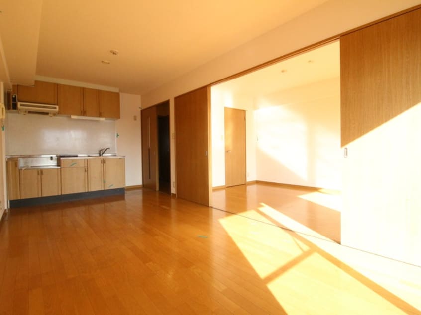 居室 カラット中川