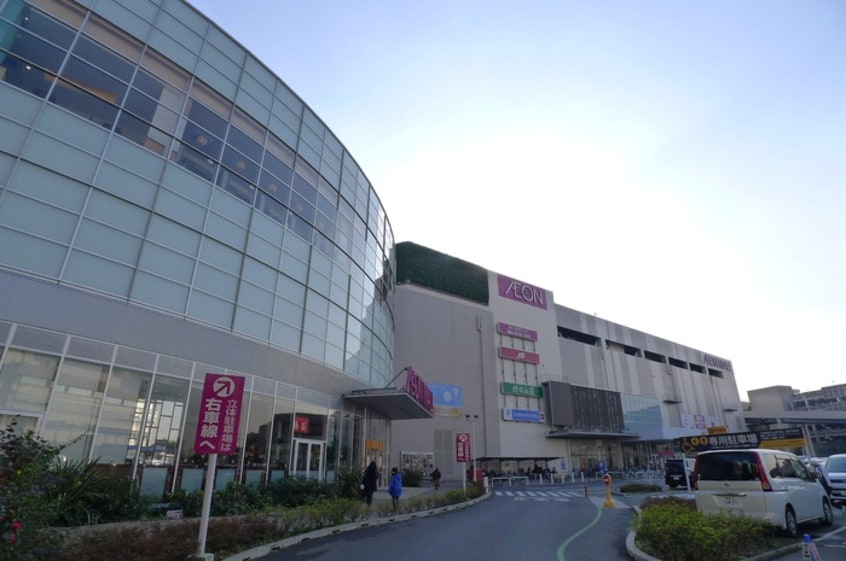 イオンモール東久留米(デパート)まで714m ロイヤルハイツⅡ