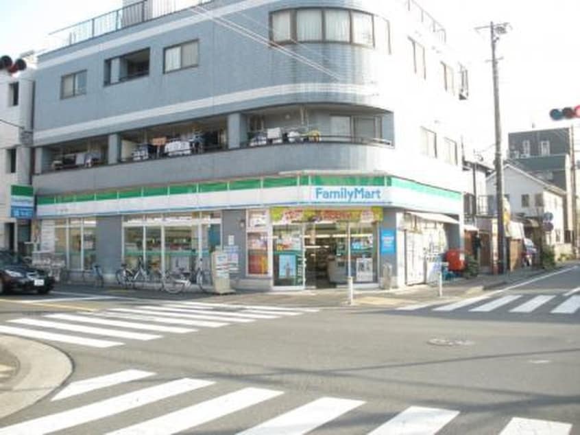 ファミリーマート ますや古市場店(コンビニ)まで211m ヴィラアライ