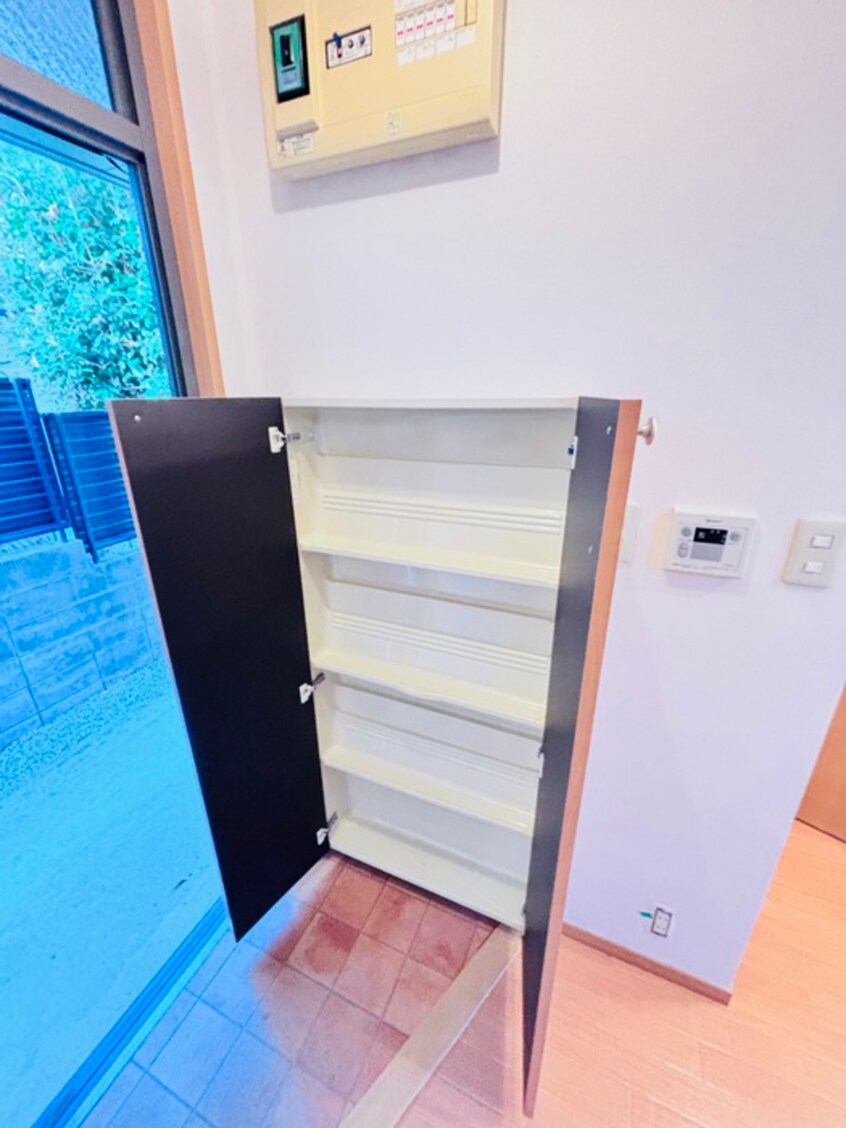 靴箱 ベルフィ－ユ青葉台