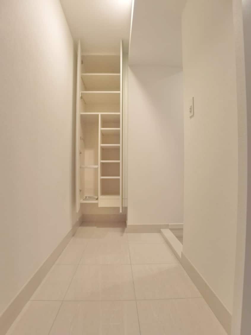 玄関 オルサス西日暮里