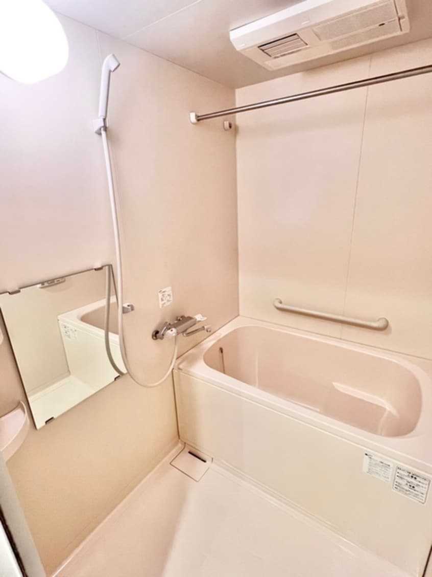 バス／シャワールーム等 Ｒｏｂｕｓｔ　Ｃｏｕｒｔ