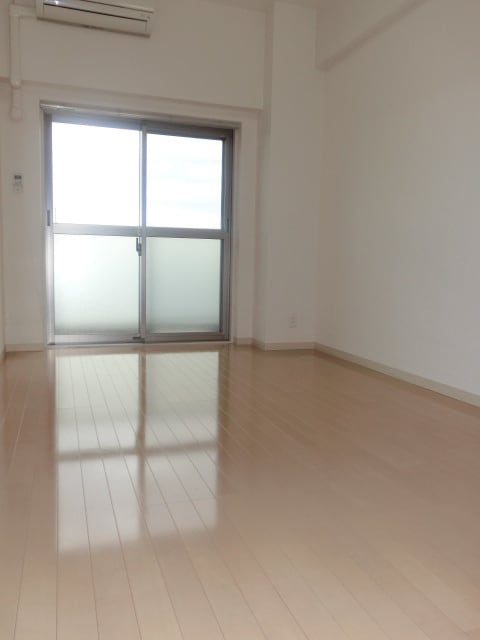 キッチン Ｒｏｂｕｓｔ　Ｃｏｕｒｔ