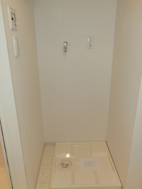 洗濯機置場 Ｒｏｂｕｓｔ　Ｃｏｕｒｔ