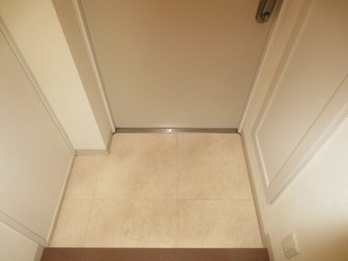 玄関 Ｒｏｂｕｓｔ　Ｃｏｕｒｔ