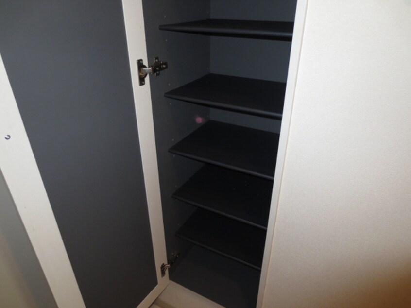 靴箱 Ｒｏｂｕｓｔ　Ｃｏｕｒｔ