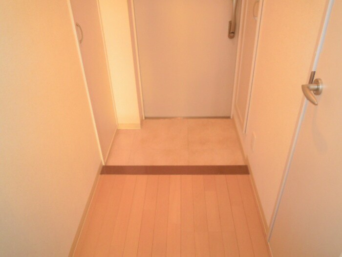 廊下 Ｒｏｂｕｓｔ　Ｃｏｕｒｔ