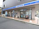 ローソン上大岡西2丁目店(コンビニ)まで700m SAKURAヒルズ