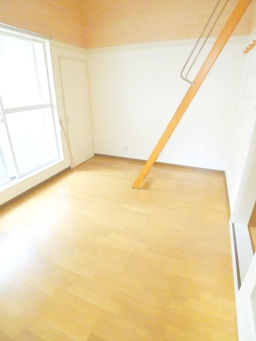 居室 シャトレ－３