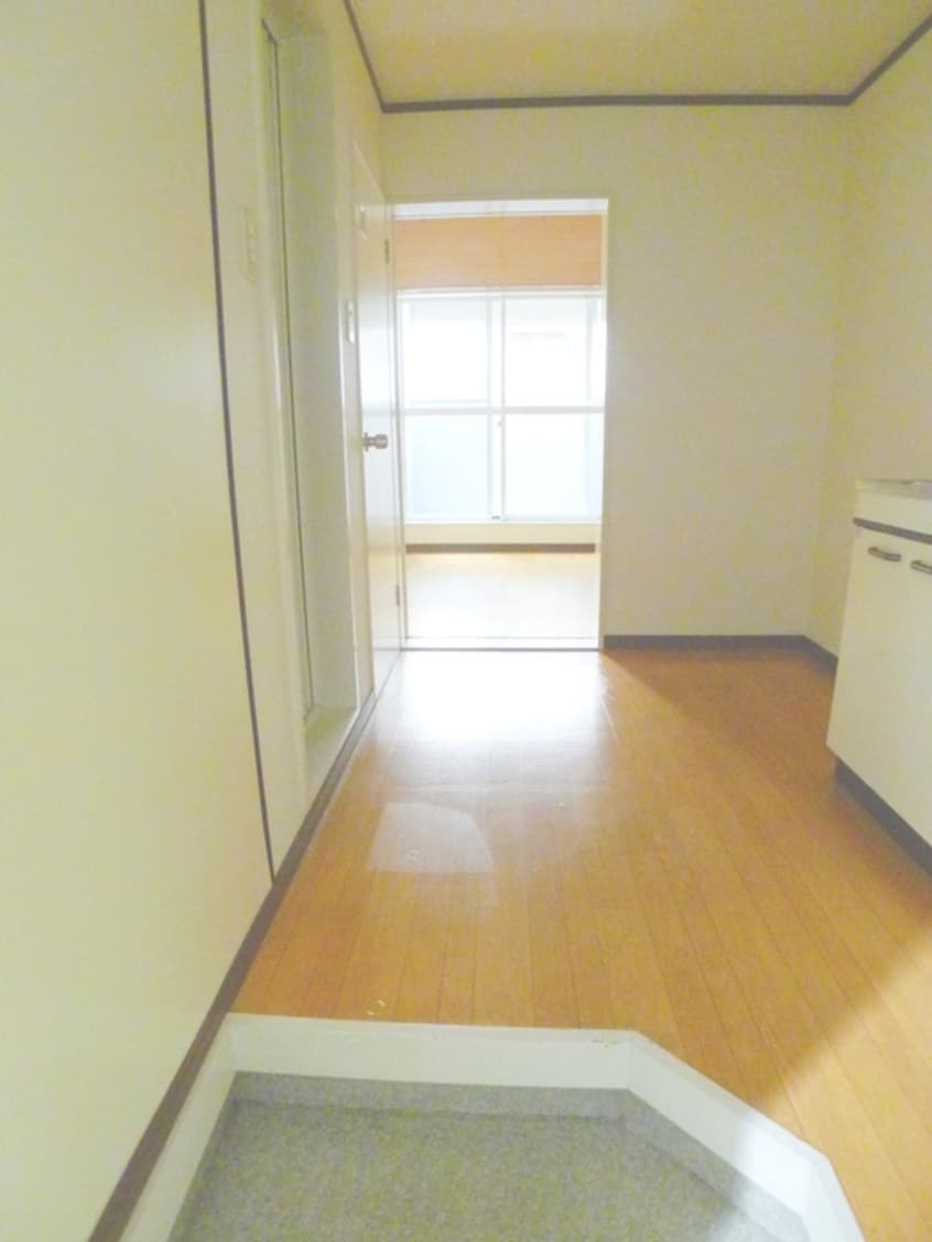 玄関 シャトレ－３