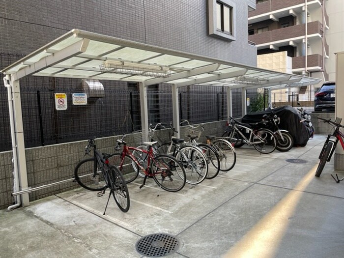駐輪場 ｼﾞｪﾉｳﾞｨｱ新横浜ｽｶｲｶﾞｰﾃﾞﾝ(404)