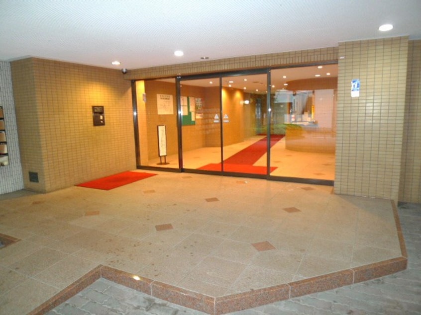 エントランス部分 エクレ－ル川口