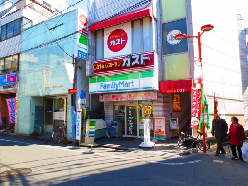 ファミリーマート(コンビニ)まで206m ハイツ市川