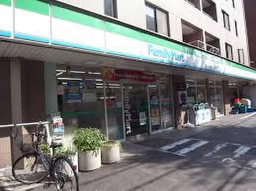 ファミリーマート 野方一丁目店(コンビニ)まで241m ソル・レヴェンテ高円寺Ⅱ