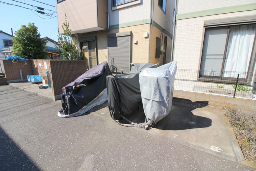 バイク置き場 フォレスト南町