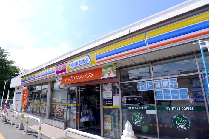 ミニストップ(コンビニ)まで240m フォレスト南町