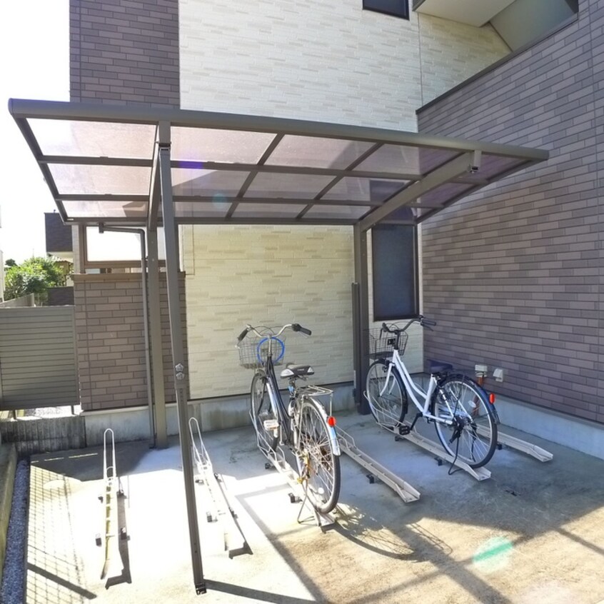 駐輪場 ルージェ前原