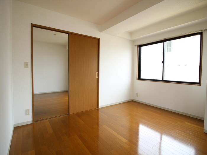 居室 クレスト北町イ－スト