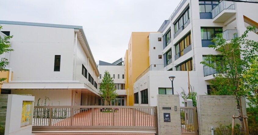 区立大泉東小学校(小学校)まで230m 三慶ﾋﾞﾙ
