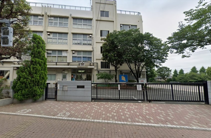区立大泉中学校(中学校/中等教育学校)まで800m 三慶ﾋﾞﾙ