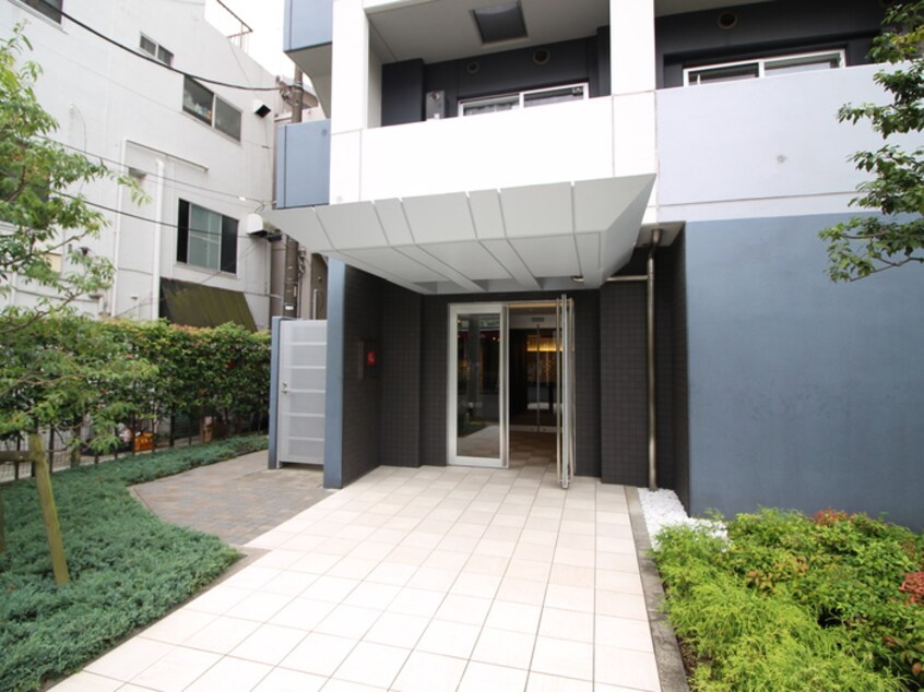 エントランス部分 ドゥーエ新川崎