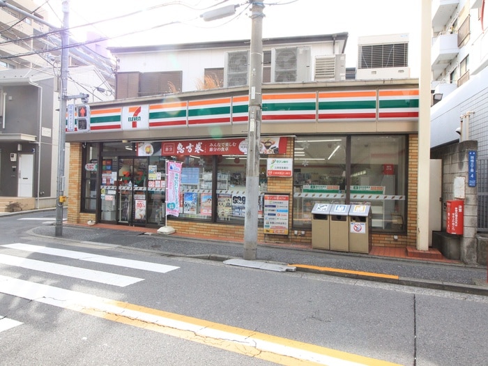 セブンイレブン田端三丁目店(コンビニ)まで130m アライハイツ