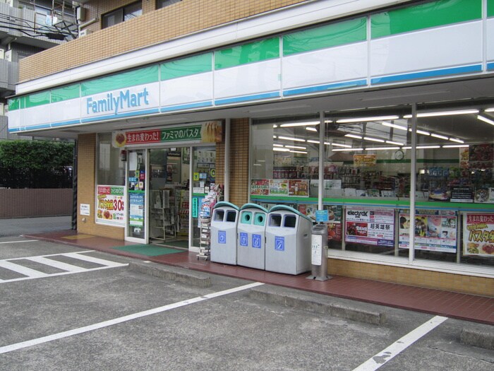 ファミリーマート(コンビニ)まで135m 岩澤コーポＢ