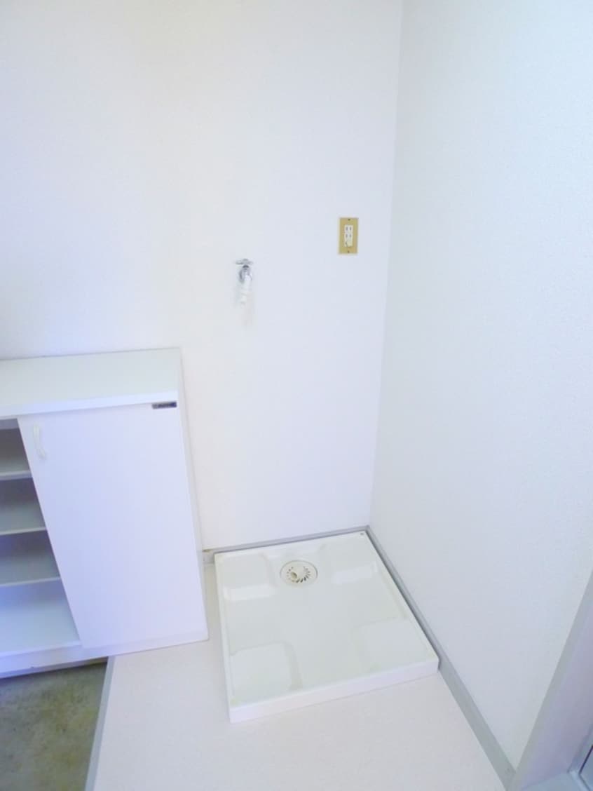 洗濯機置場 コスモ六実東